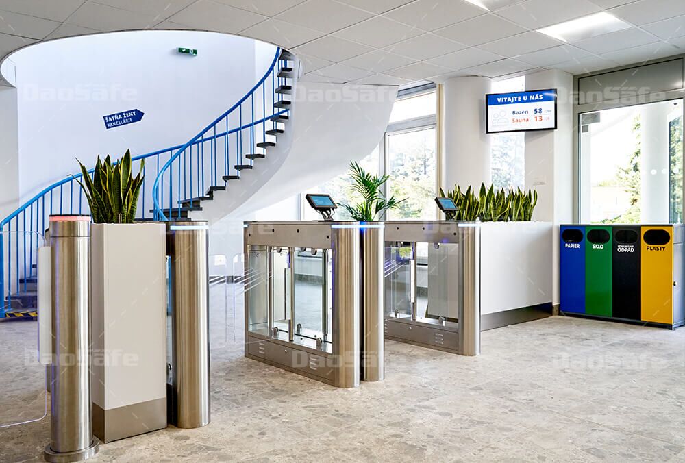 Swing turnstile gate be used for swinging bath 2